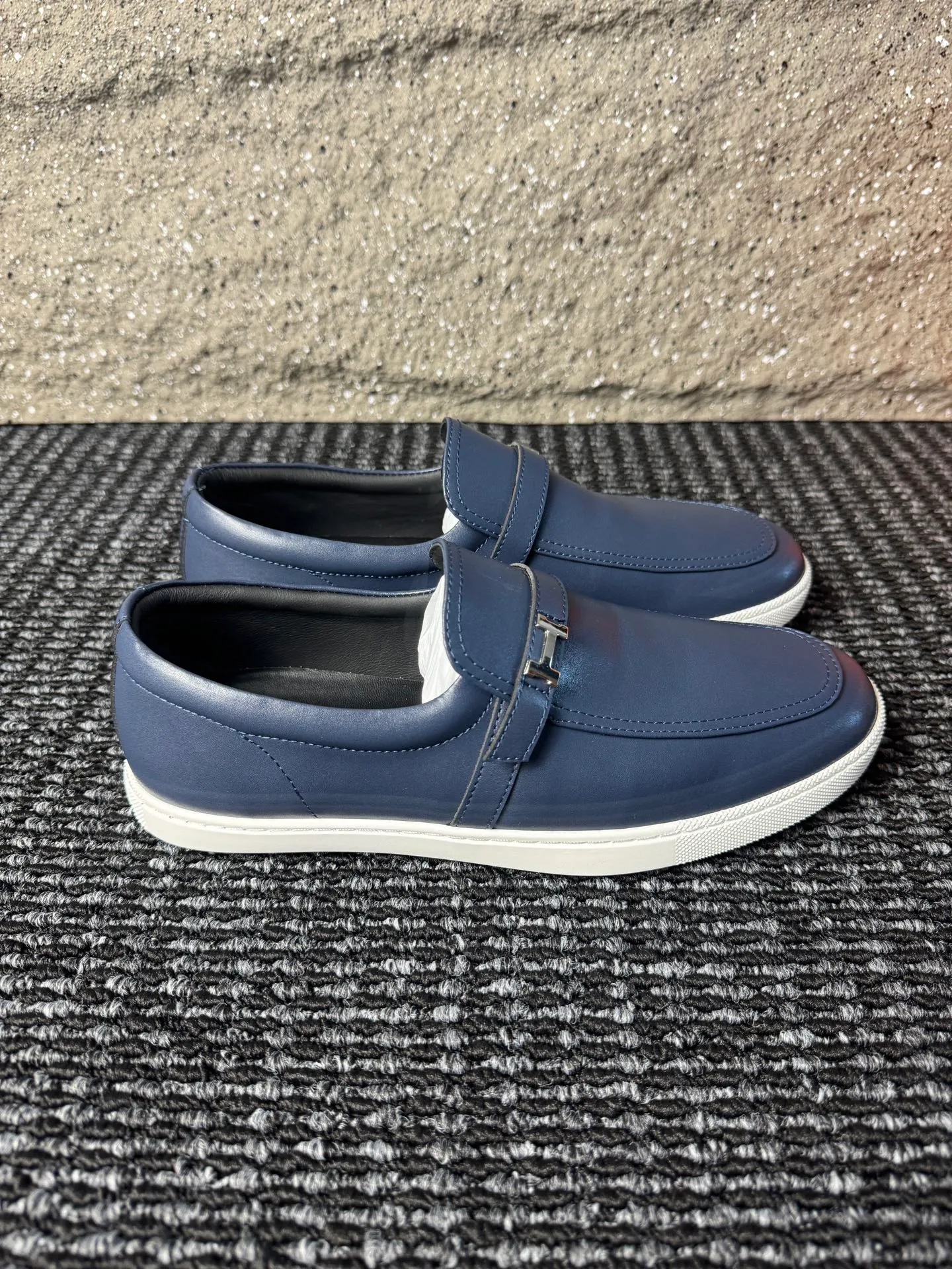 Men's men's shoes 💰440 [New style] 🪷🪷[HERMES] Hermès - High-end quality, the same style as the official website - Upper: 🔝 Nappa calfskin, with iconic H metal - Lining: water-dyed cowhide - Outsole: ultra-light TPU molded outsole - Ultra-high quality control·Fine workmanship: highlighted (high-end·luxury·grade) -Size: 38-44 (45 can be customized)·